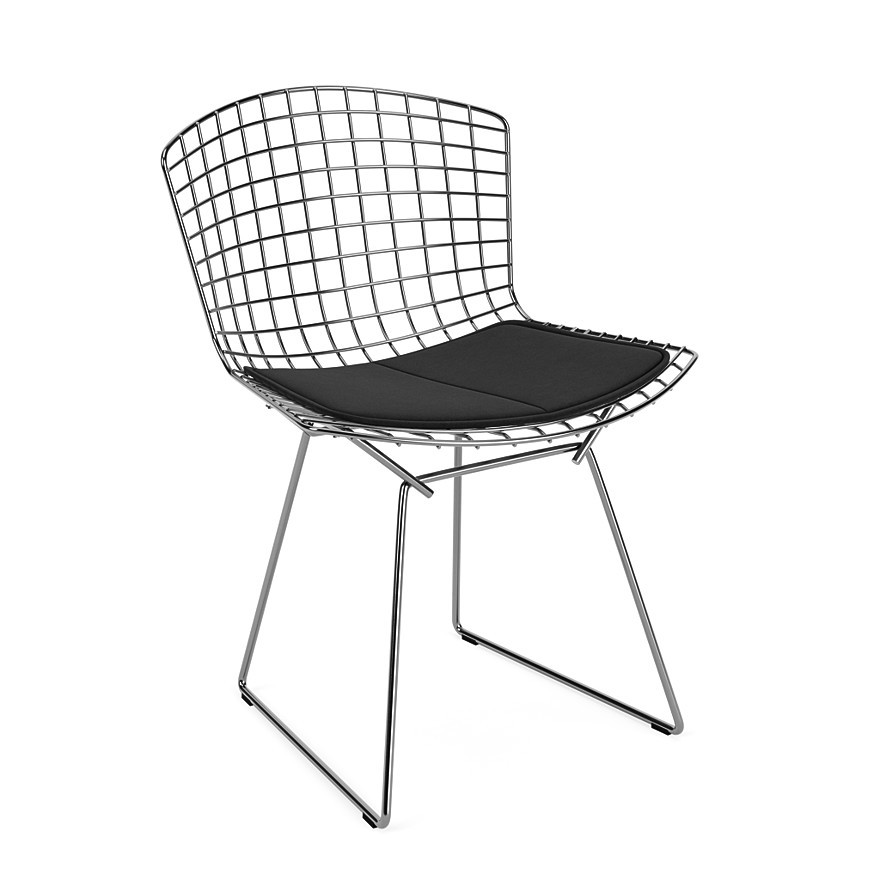 Krzesło Bertoia Side Chair w czarnej konstrukcji i z czarna podzuszką